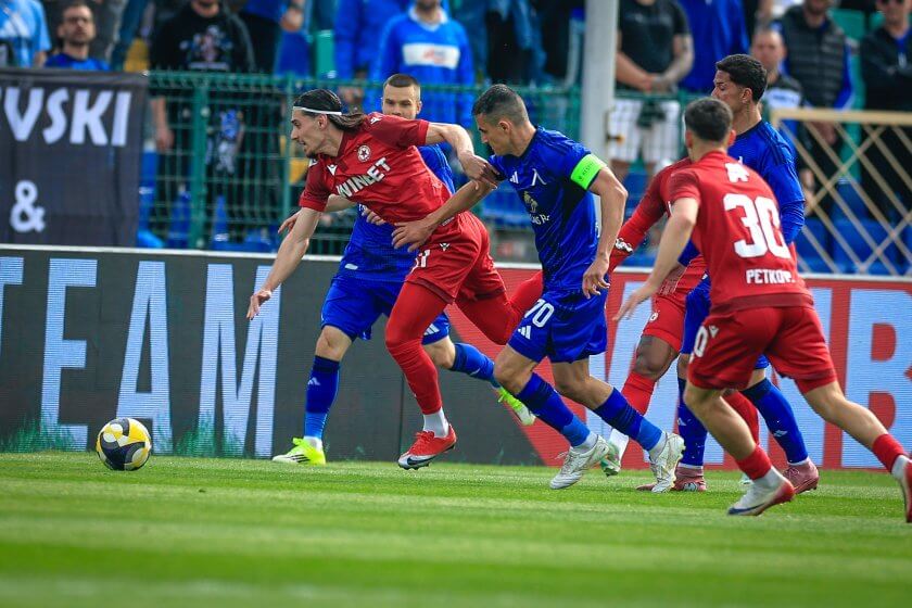 ЦСКА измъкна драматично 1:1 срещу Левски в 94-ата минута след вратарска асистенция в дербито