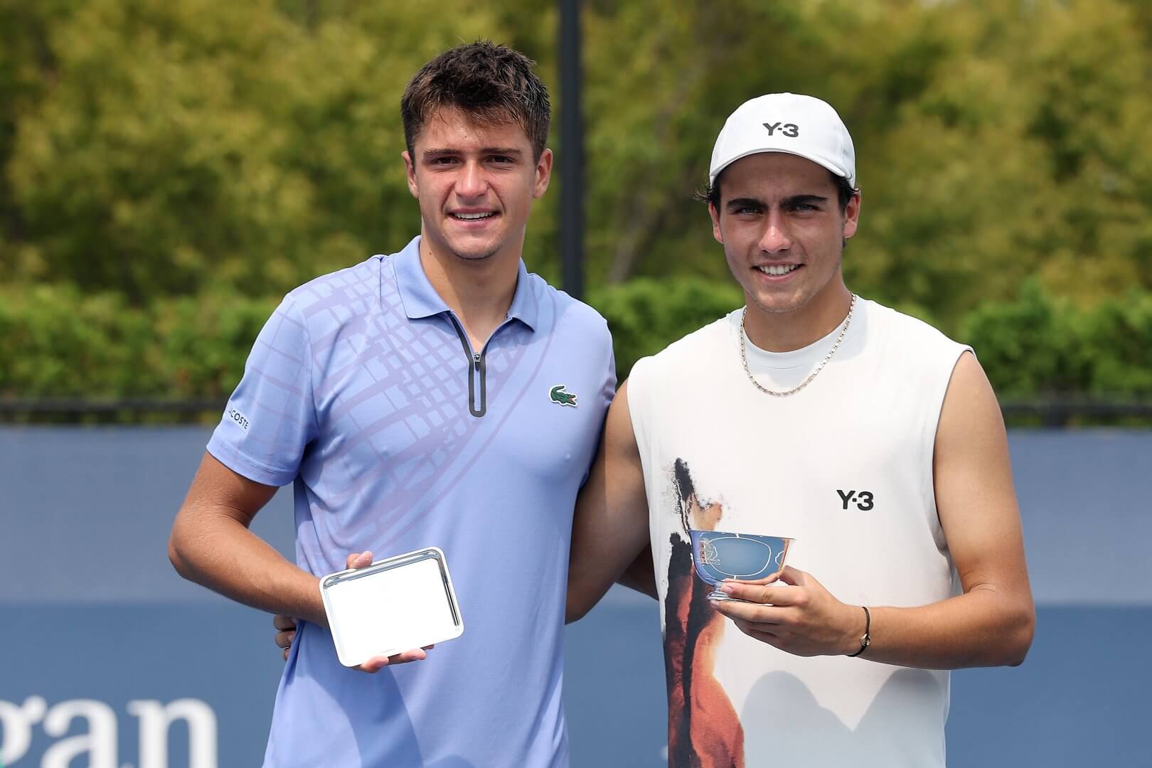 Иван Иванов и Александър Василев с трофеите си от US Open