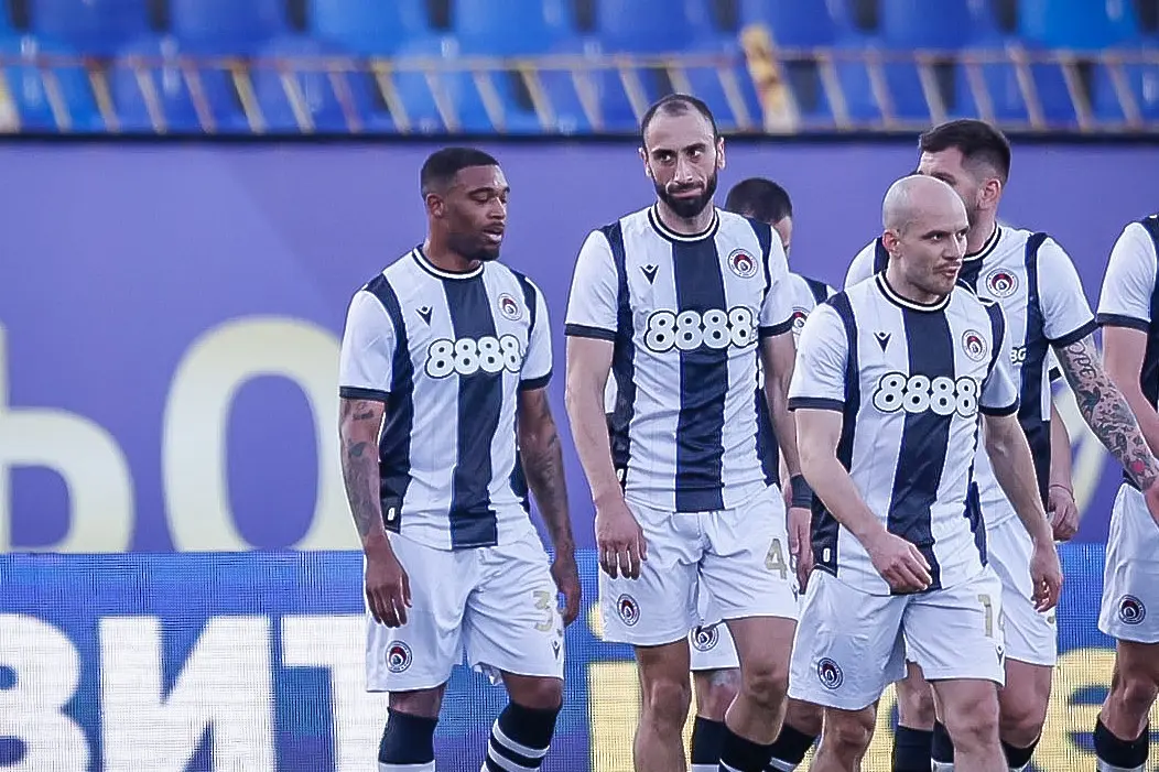 След 39 минути на „Герена“ – минал през Ливърпул радостен, че дебютира за Локо София